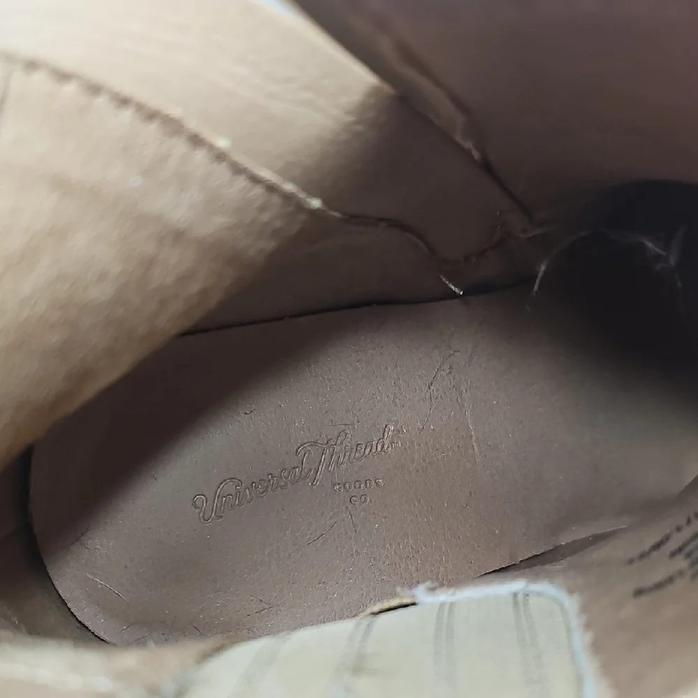 Universal Thread chic tan